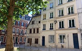Le petit Rougemare avec parking inclus